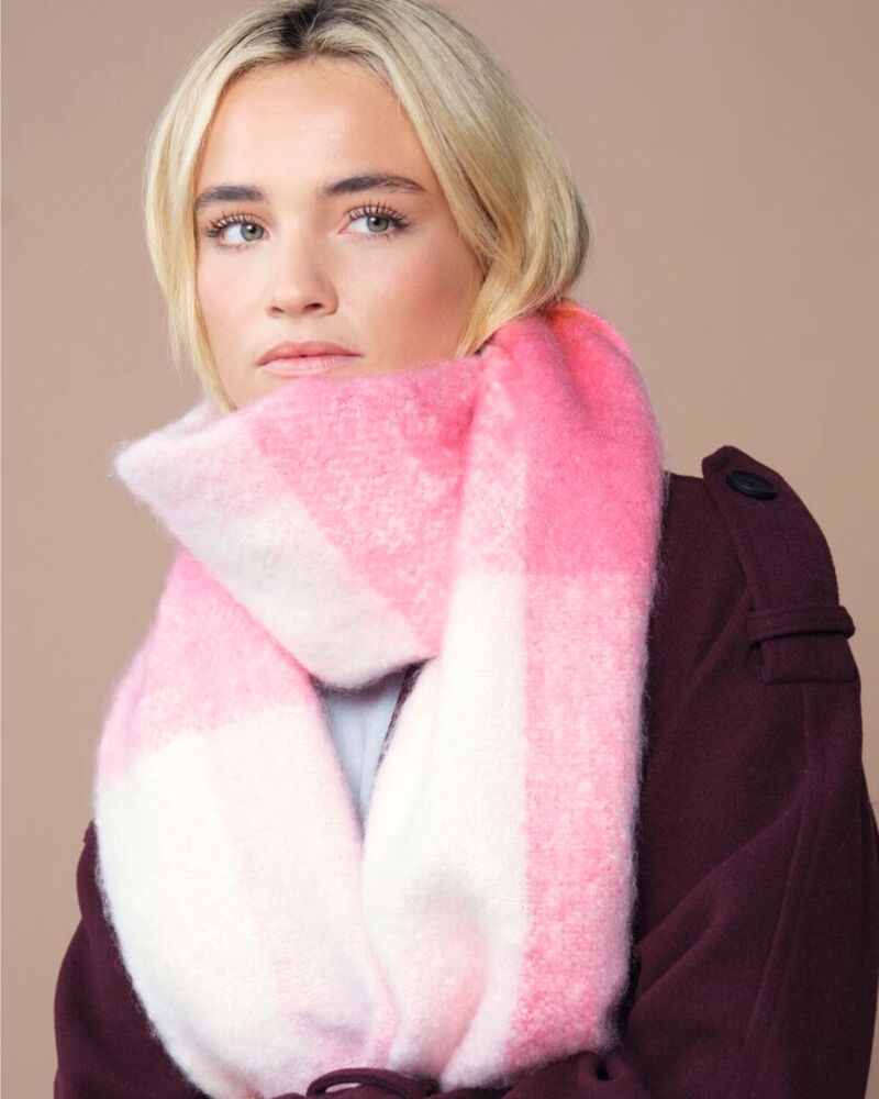 Fluffy Check Scarf Thumbnail