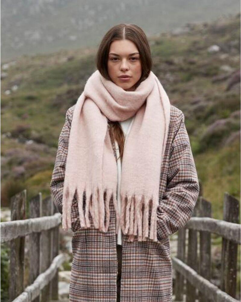 Fluffy Scarf Thumbnail