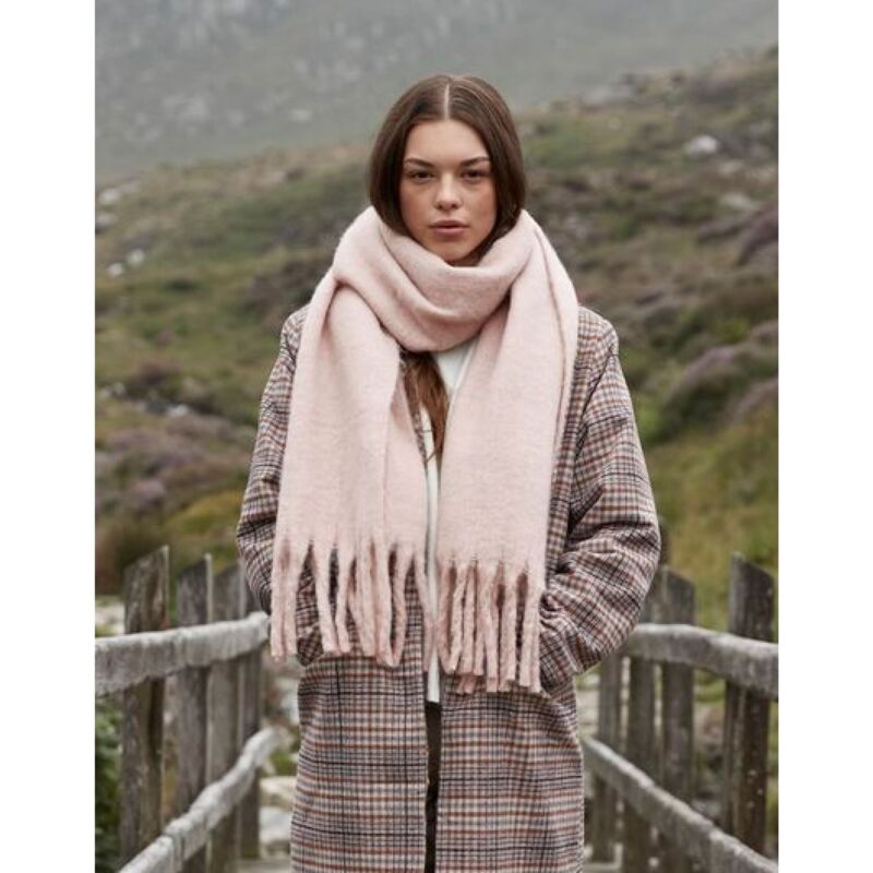 Fluffy Scarf Thumbnail